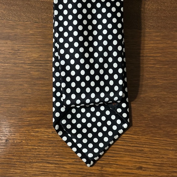 AUTHENTIC DOLCEPUNTA 100% SILK NECKTIE BLACK w/WHITE POLKA DOTS - Picture 2 of 5